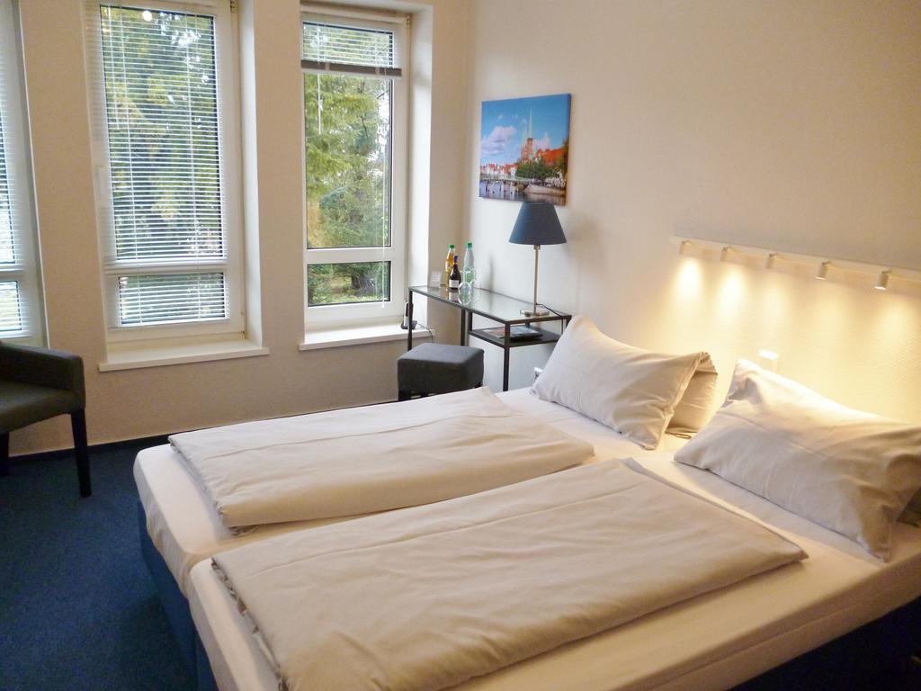 Hotel Am Muehlenteich Lubeck Ngoại thất bức ảnh