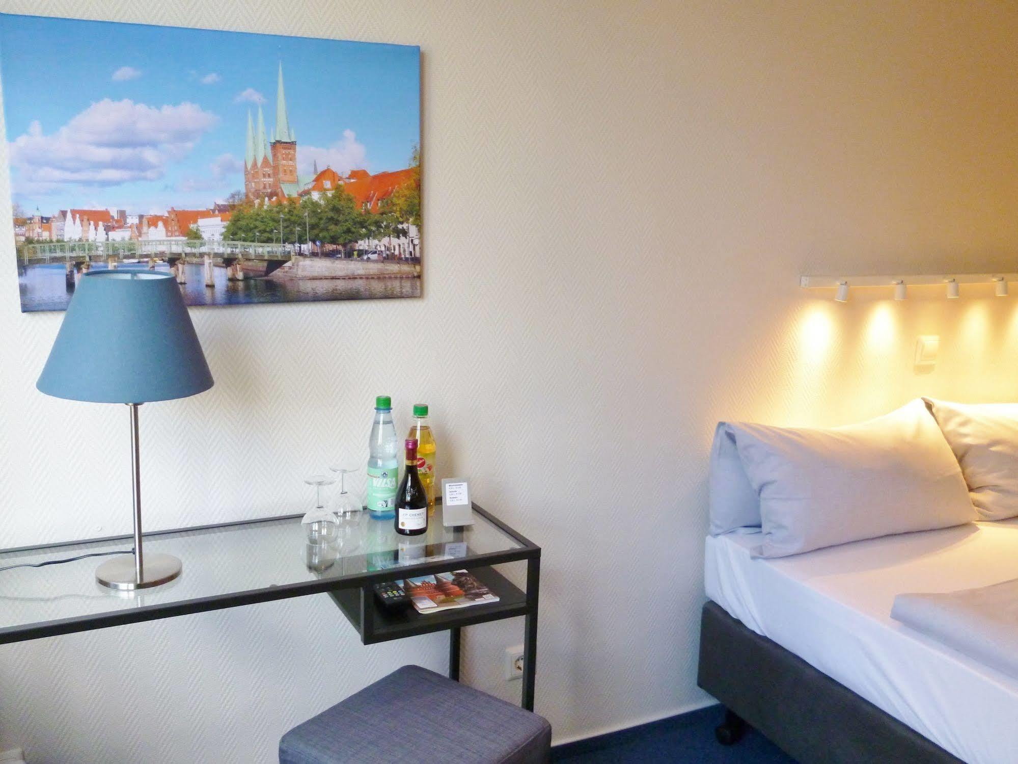 Hotel Am Muehlenteich Lubeck Ngoại thất bức ảnh