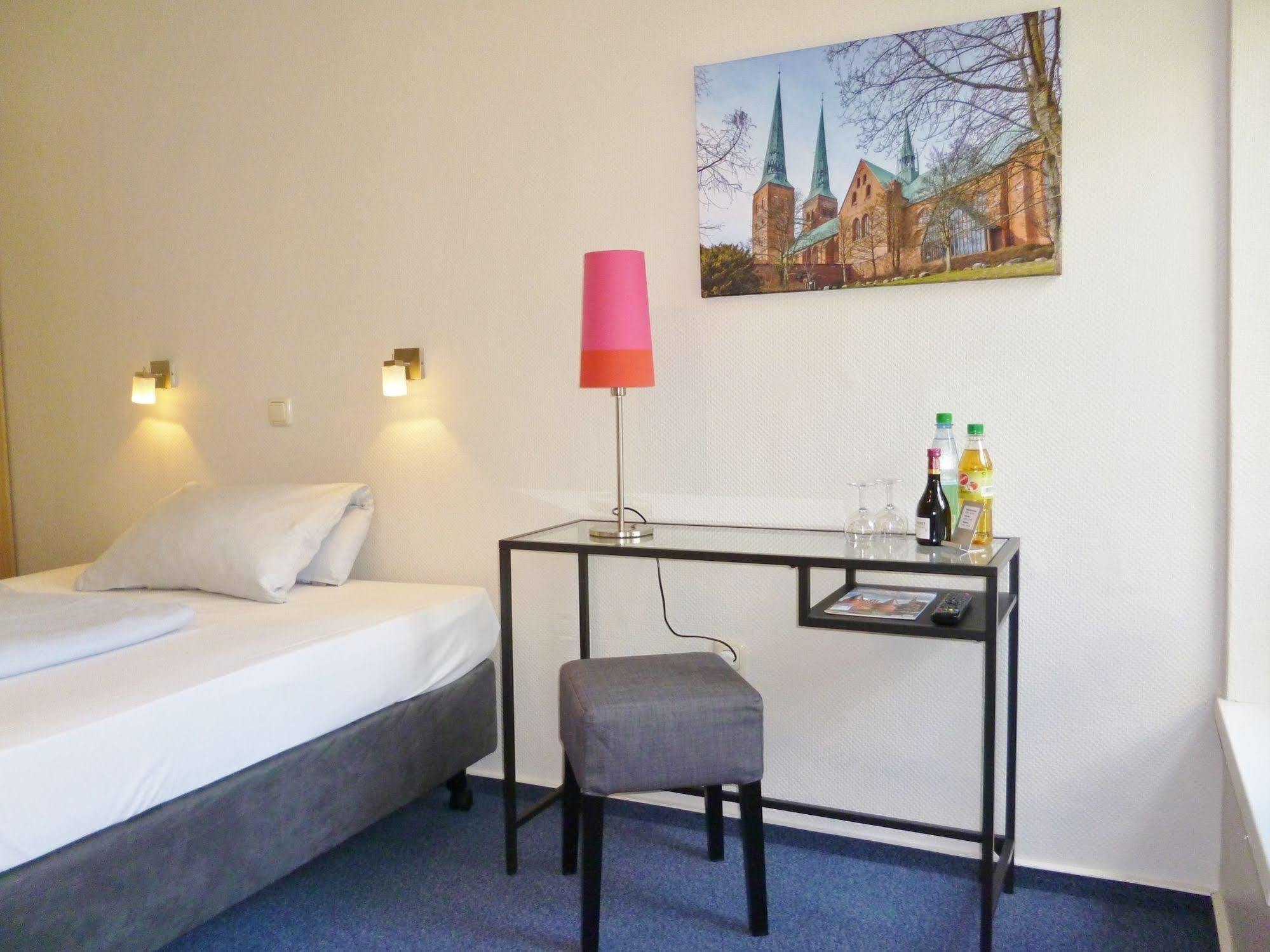 Hotel Am Muehlenteich Lubeck Ngoại thất bức ảnh