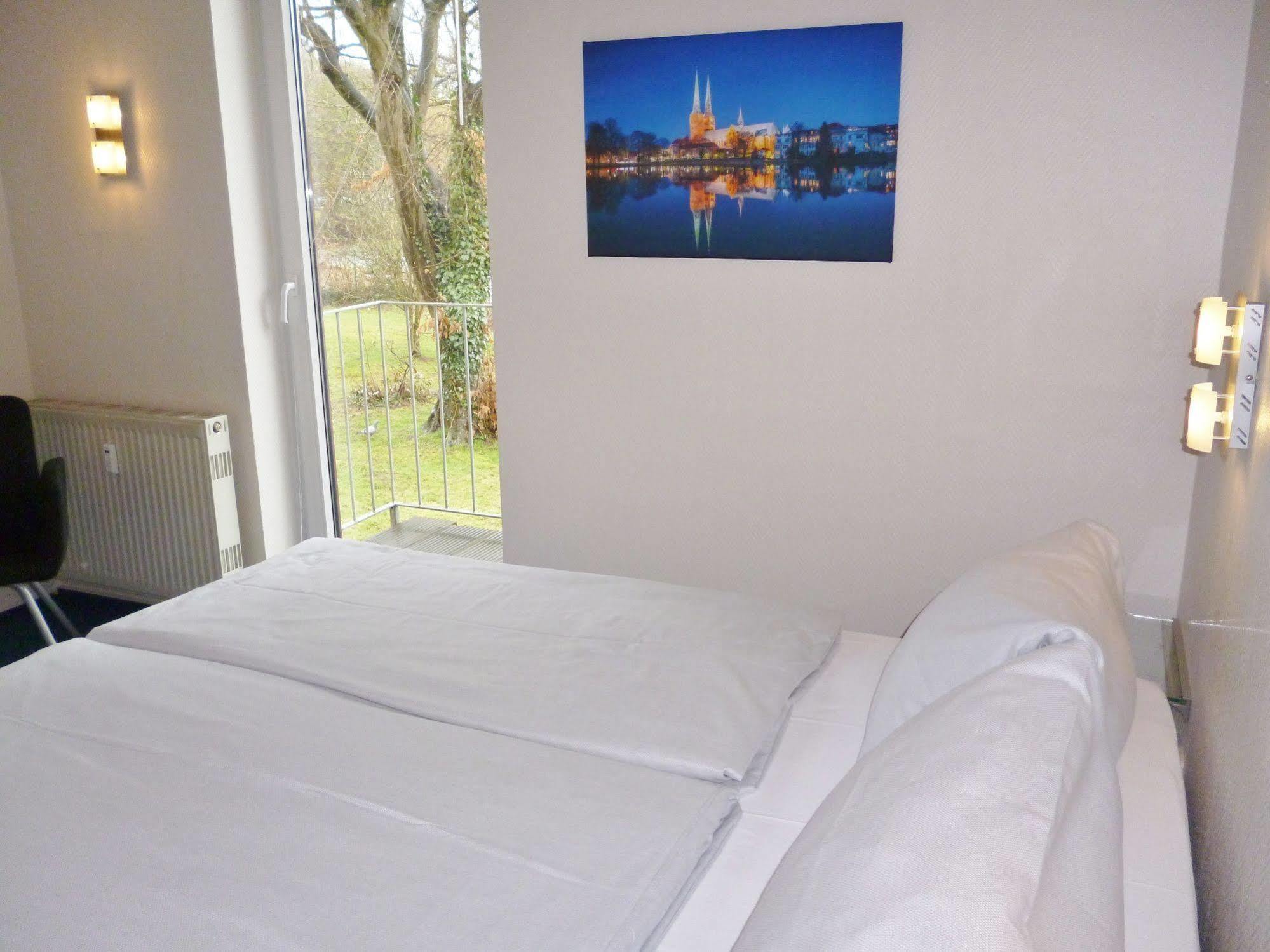 Hotel Am Muehlenteich Lubeck Ngoại thất bức ảnh