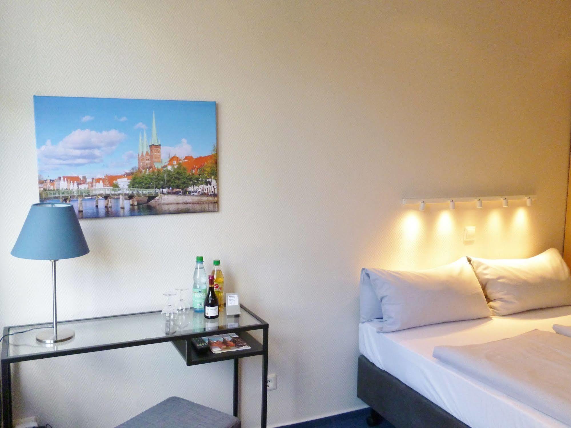Hotel Am Muehlenteich Lubeck Ngoại thất bức ảnh
