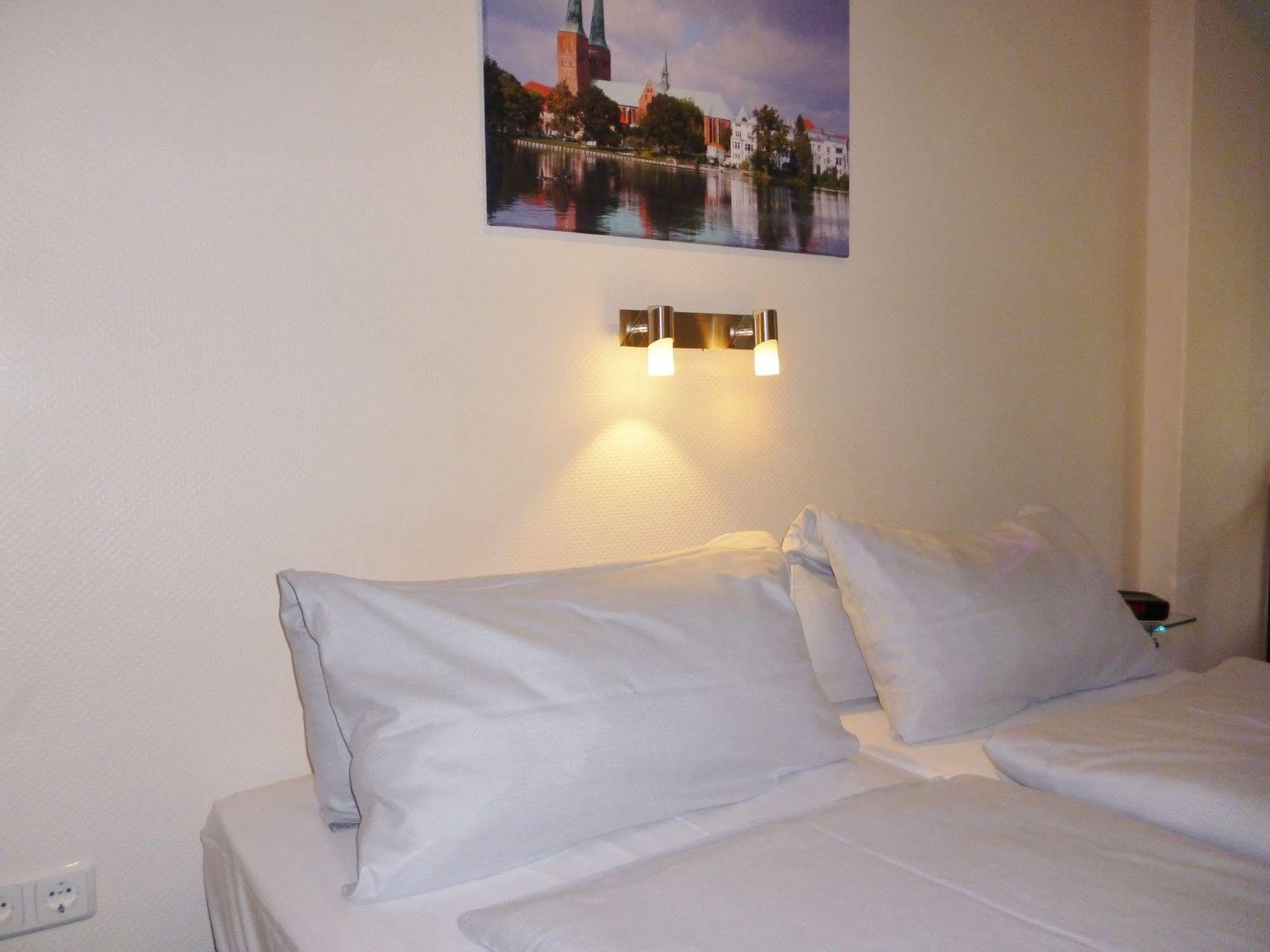 Hotel Am Muehlenteich Lubeck Ngoại thất bức ảnh
