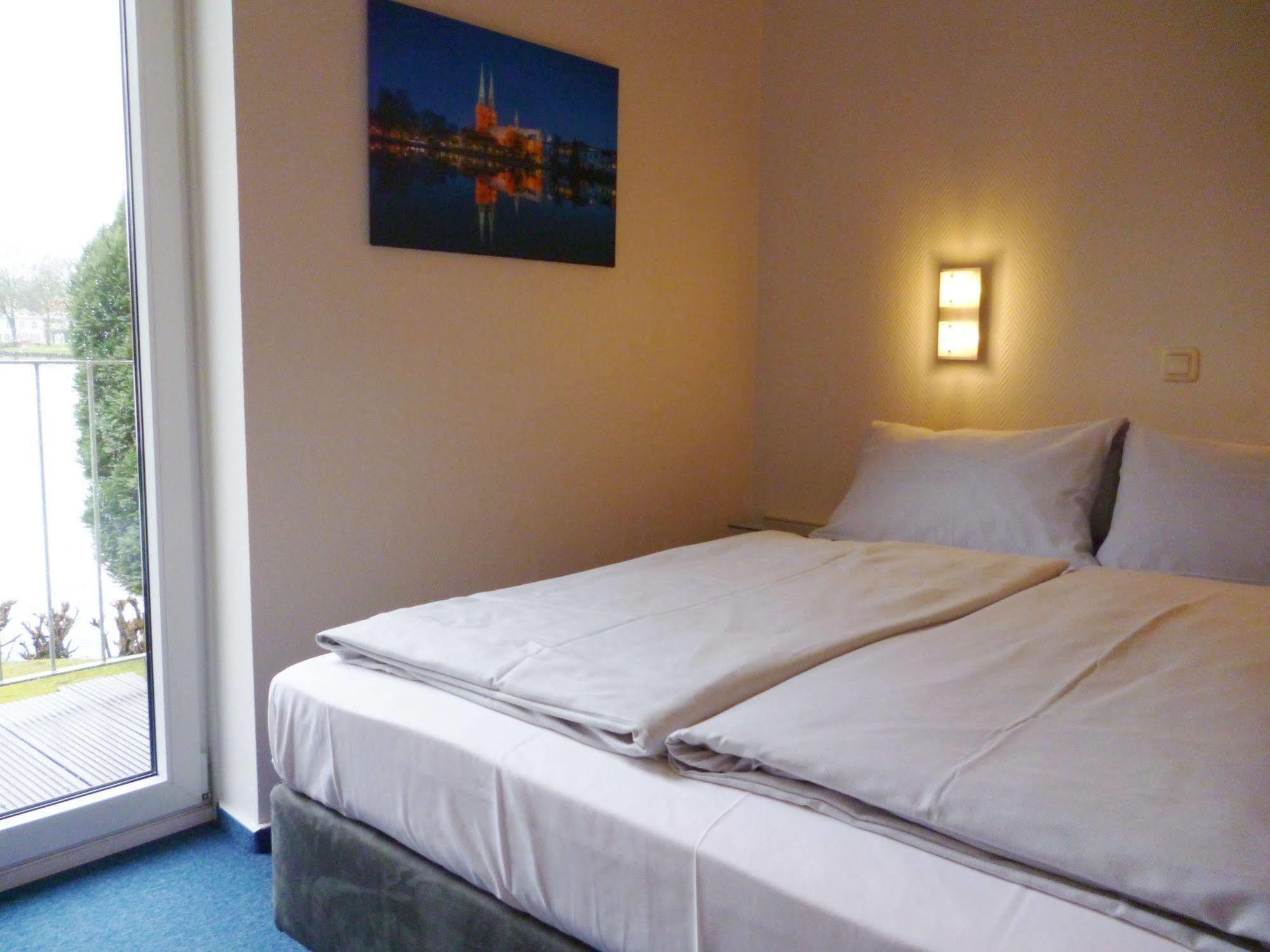 Hotel Am Muehlenteich Lubeck Ngoại thất bức ảnh
